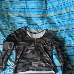 Rue21 XL camo crop top long sleeved
